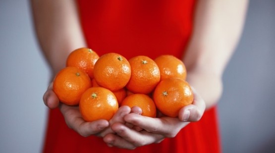 girl with oranges.jpg