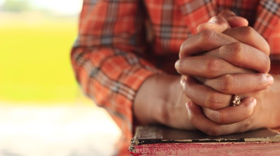 praying-hands-6467371_1280.jpg